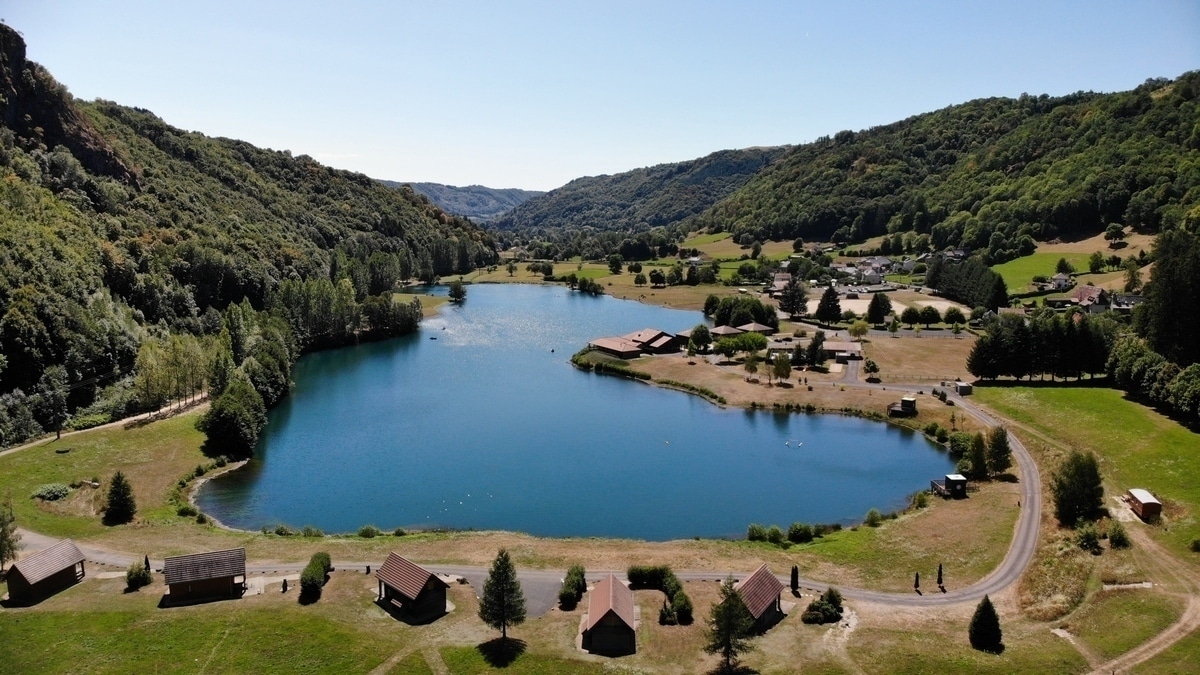 Réservoir : Les 20 ans du Lac des Graves (Cantal)